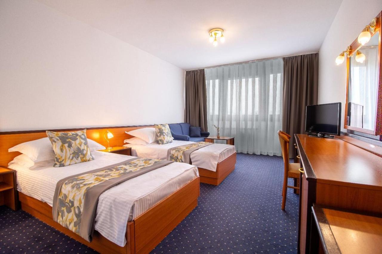 Hotel Novi Zagreb Exterior photo